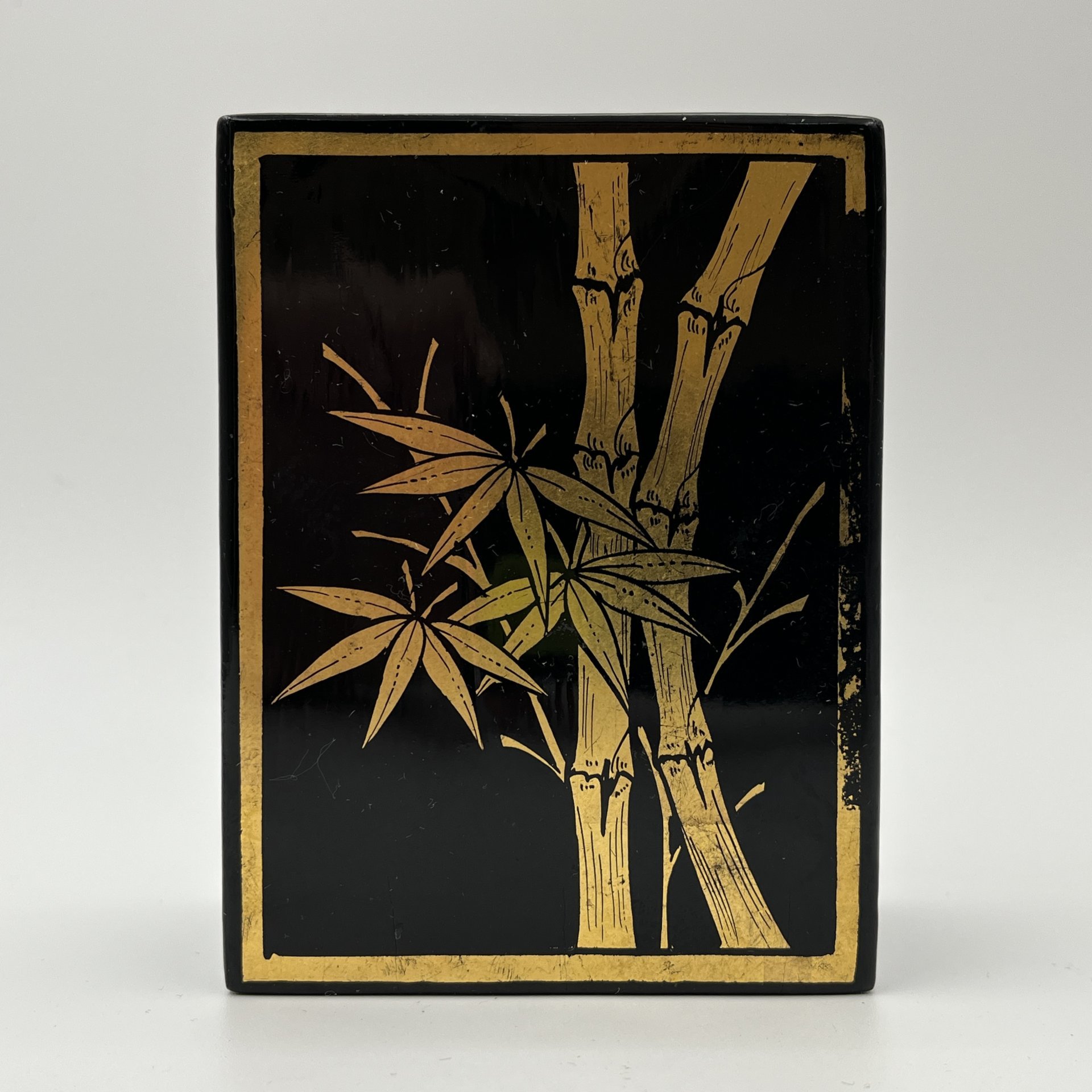 Шкатулка миниатюрная, украшенная изображением бамбука