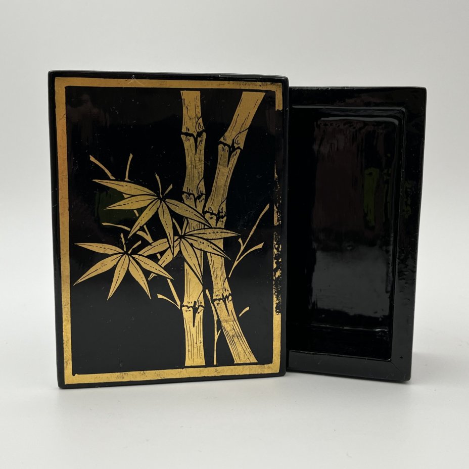 Шкатулка миниатюрная, украшенная изображением бамбука