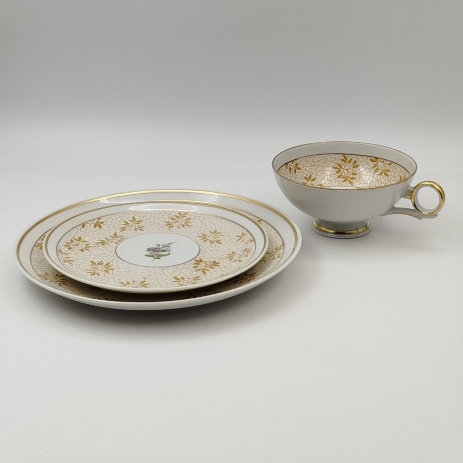 Трио чайное, украшенное цветочным декором, фарфор, деколь, золочение, Schaubach-Kunst, Wallendorf, Германия, 1970-1990 гг.