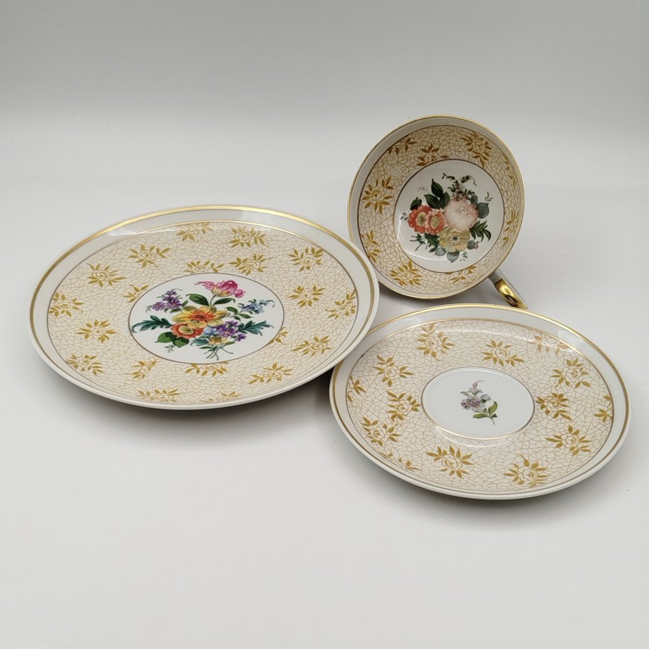 Трио чайное, украшенное цветочным декором, фарфор, деколь, золочение, Schaubach-Kunst, Wallendorf, Германия, 1970-1990 гг.