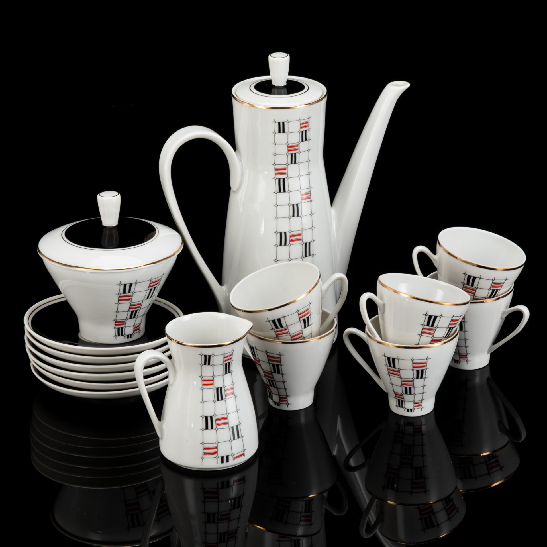 Сервиз кофейный c минималистичным геометрическим декором на 6 персон (15 предметов), фарфор, крытье, деколь, золочение, Freiberger Porzellan, ГДР, 1960-1990 гг.