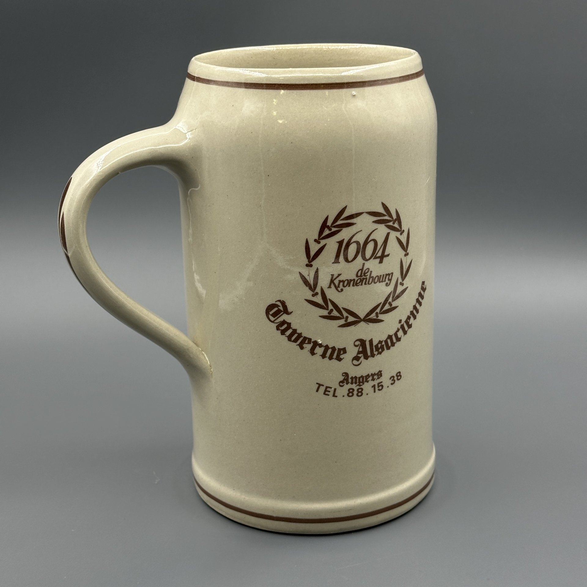 Кружка пивная сувенирная, с изображением городского праздника, 1664 de Kronenbourg