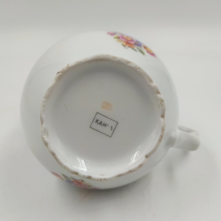 Молочник с цветочным декором и синим кантом, фарфор, деколь, золочение, Kahla, Германия, 1937-1956 гг.