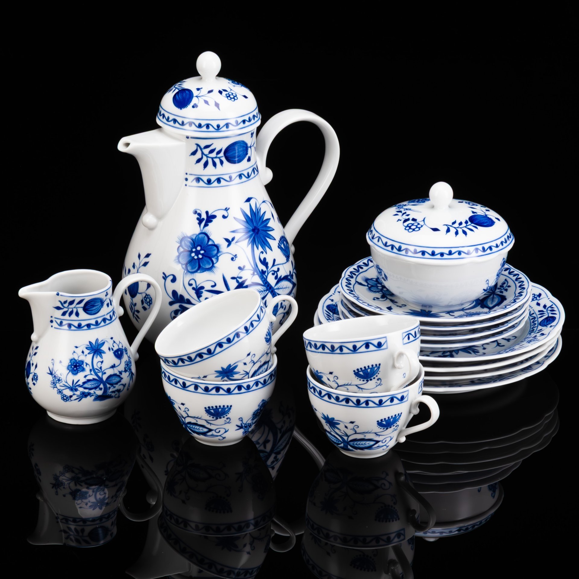 Кофейный сервиз "Луковый узор" на 4 персоны (15 предметов), фарфор, деколь, Kahla, ГДР, 1957-1964 гг.