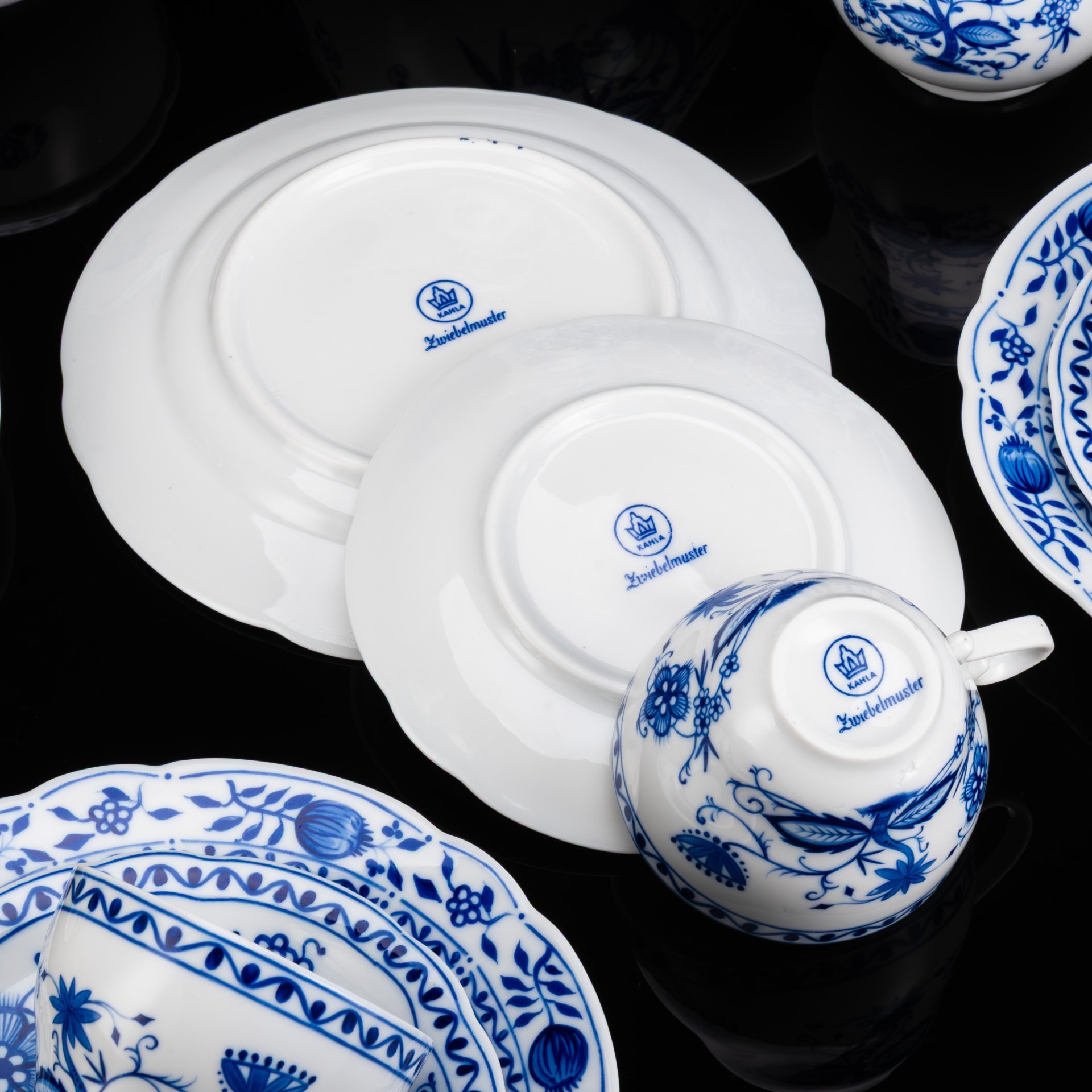 Кофейный сервиз "Луковый узор" на 4 персоны (15 предметов), фарфор, деколь, Kahla, ГДР, 1957-1964 гг.