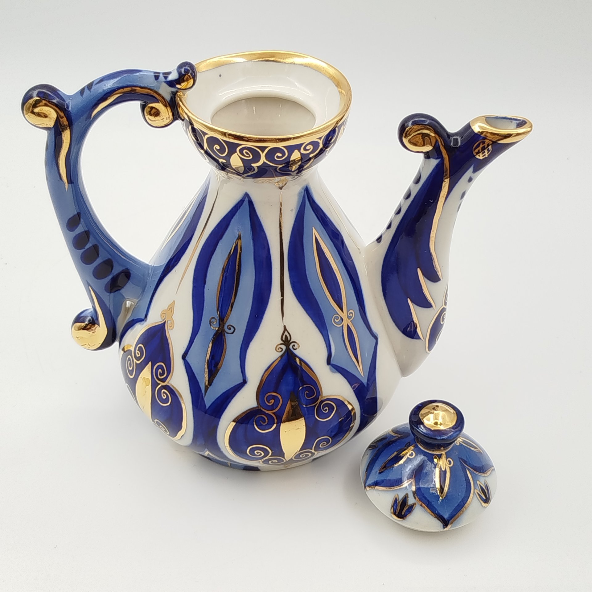 Кофейник "Тонус" в восточном стиле, фарфор, роспись, кобальт, золочение, Кисловодская фабрика сувениров, СССР, 1980-1990 гг.