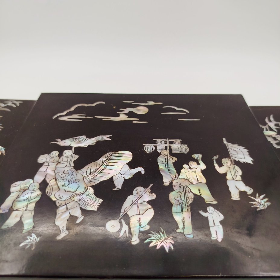 Шкатулка для украшений с декором в виде жанровой сцены