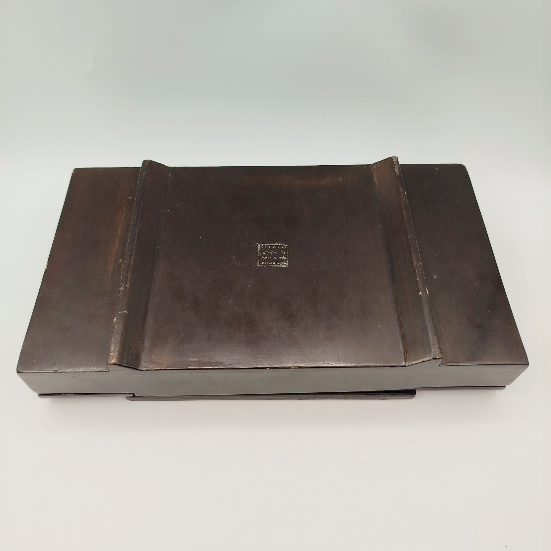 Шкатулка для украшений с декором в виде жанровой сцены, папье-маше, перламутр, инкрустация, лак, Вьетнам, 1950-1980 гг.