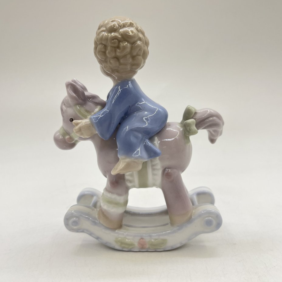 Статуэтка "Мальчик на лошадке", фарфор, Pavone, Италия, 2024 г.