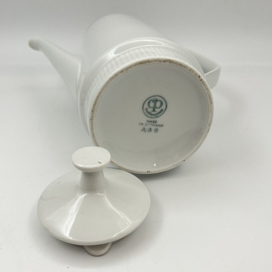 Кофейник лаконичной формы  с геометрическим орнаментом, фарфор, деколь, Colditz (Кольдиц), ГДР, 1960-1990 гг.