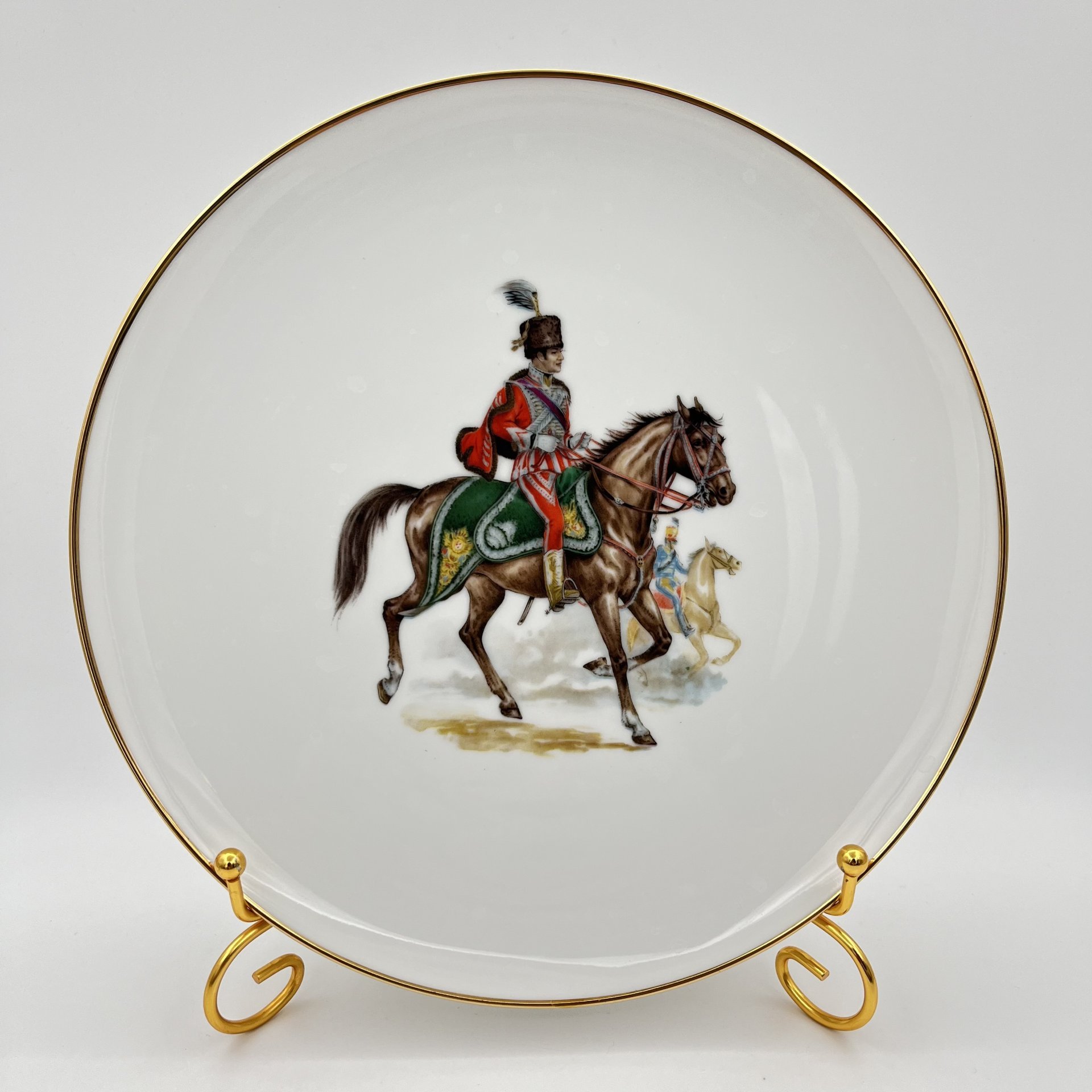 Тарелка "Hussard d'Autriche" (Австрийский гусар) из серии "Champs Élysées Paris. European Cavalry" (Елисейские Поля, Париж. Европейская кавалерия), Kuba Porzellan