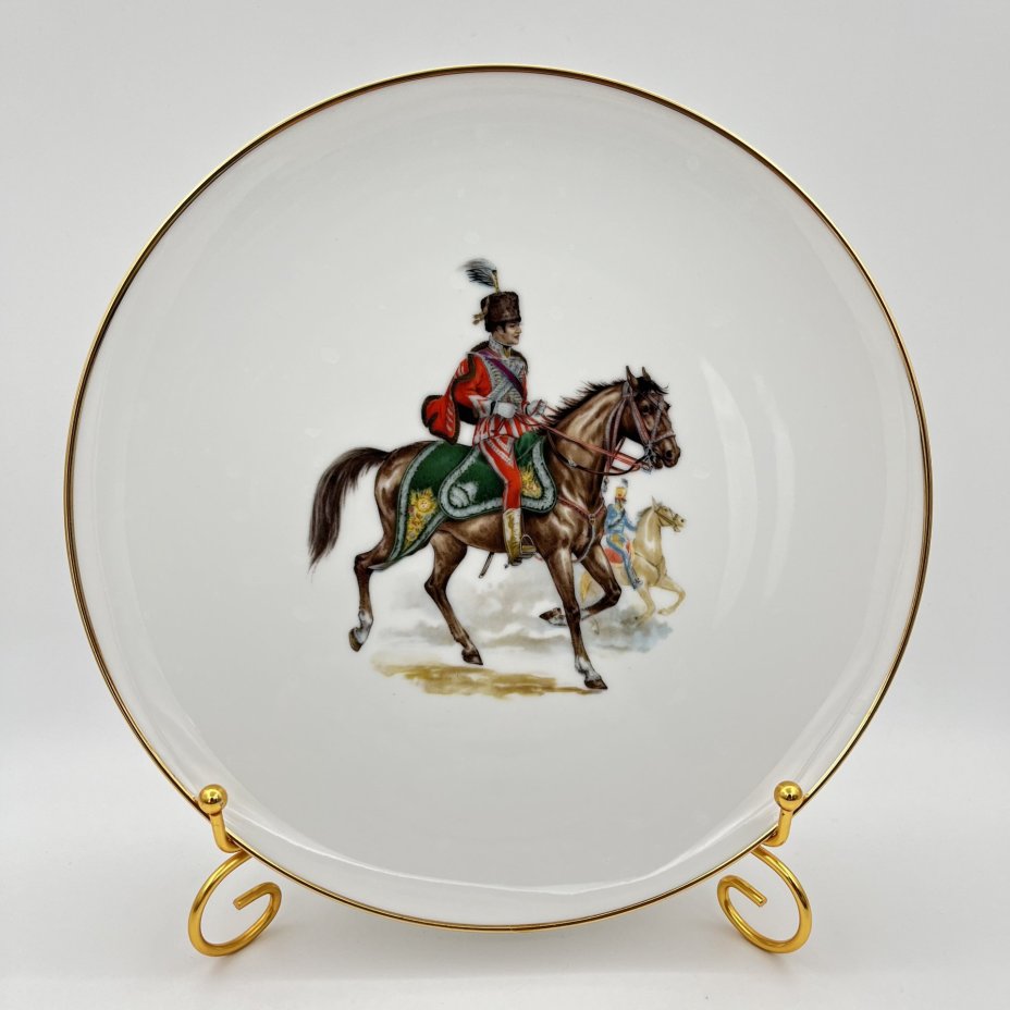 Тарелка "Hussard d'Autriche" (Австрийский гусар) из серии "Champs Élysées Paris. European Cavalry" (Елисейские Поля, Париж. Европейская кавалерия), Kuba Porzellan
