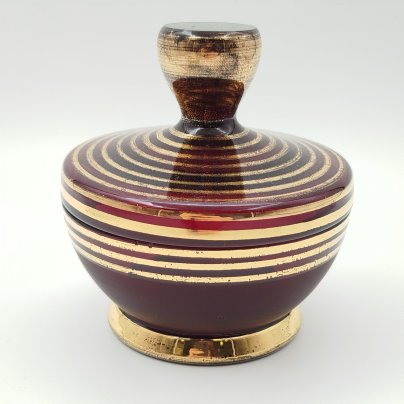 Шкатулка рубинового цвета с декором в полоску, стекло, золочение, Чехословакия, 1950-1980 гг.