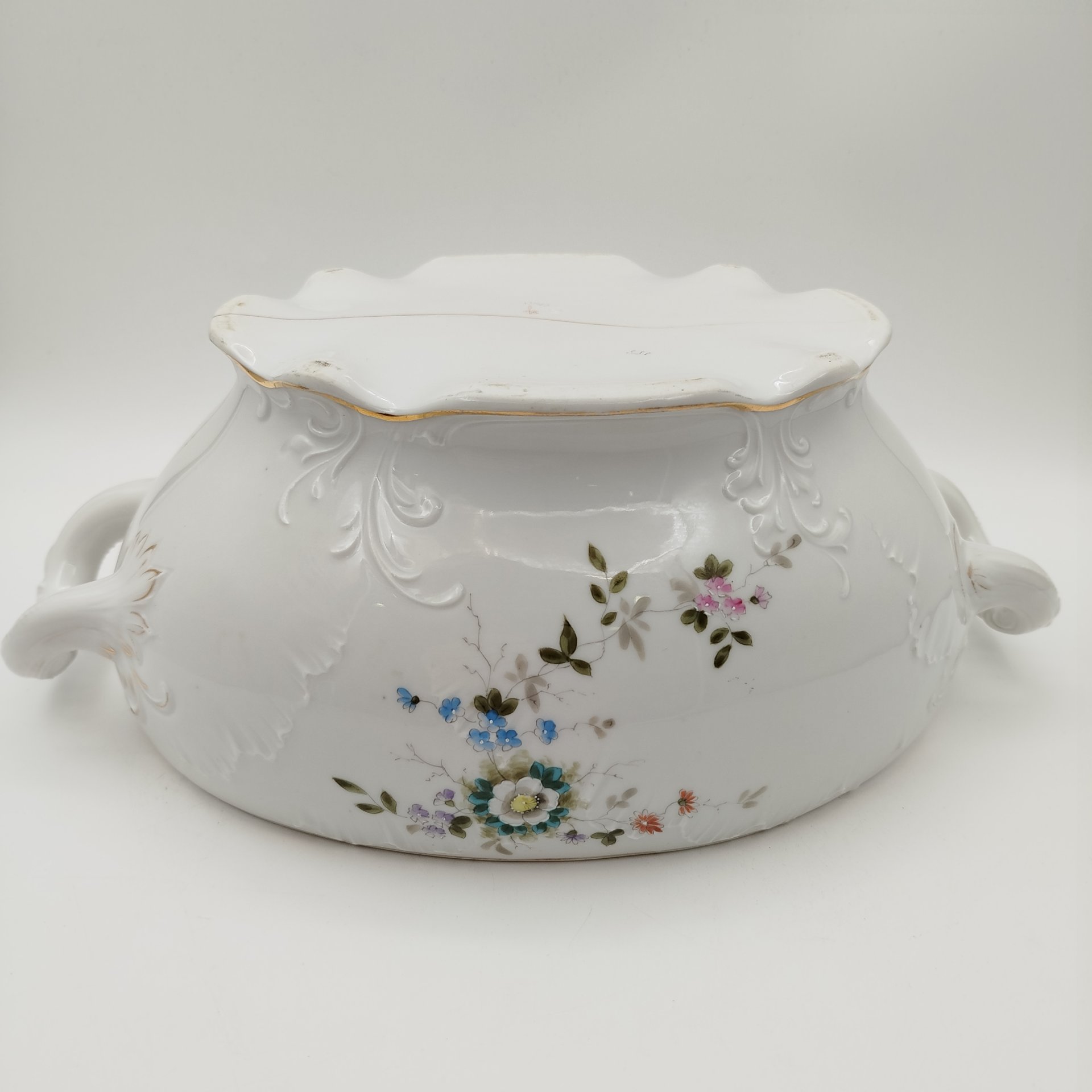 Супница (террина) с цветочным декором, без крышки, фарфор, деколь, роспись, золочение, Cmielow, Польша, 1900-1914 гг.