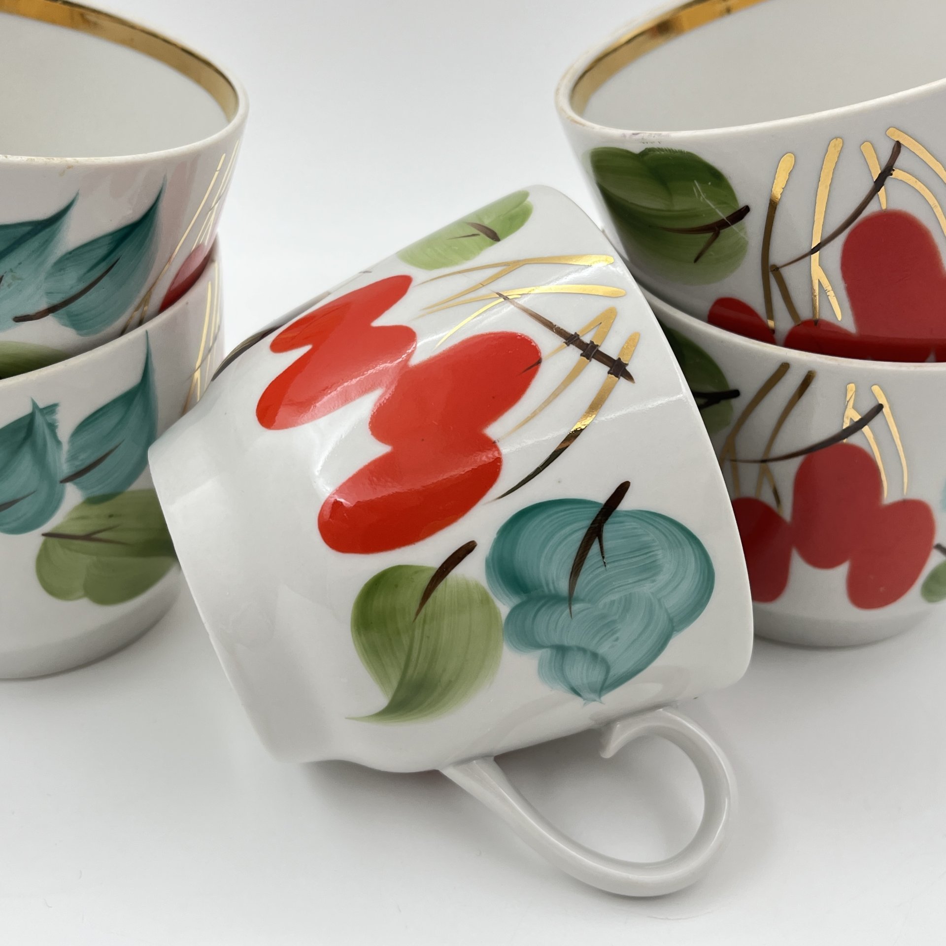Набор из 5-ти чашек "Кизил", фарфор, роспись, золочение, Краснодарский фарфорово-фаянсовый завод «Чайка», СССР, 1960-1992 гг.
