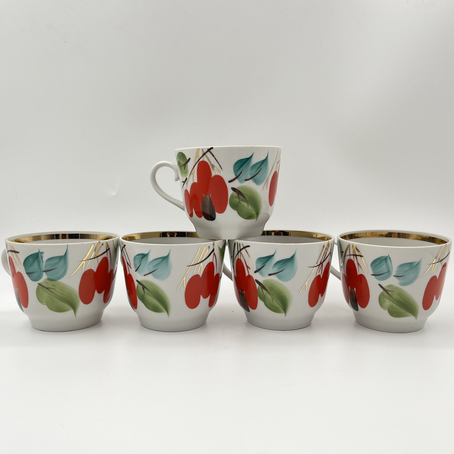 Набор из 5-ти чашек "Кизил", фарфор, роспись, золочение, Краснодарский фарфорово-фаянсовый завод «Чайка», СССР, 1960-1992 гг.