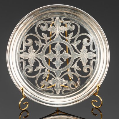 Поднос круглой формы, с прорезным декором, на колесиках,  Ravinet d'Enfert (Ravinet Louis & Denfert Charles), металл, серебрение, Франция, 1891-1912 гг.