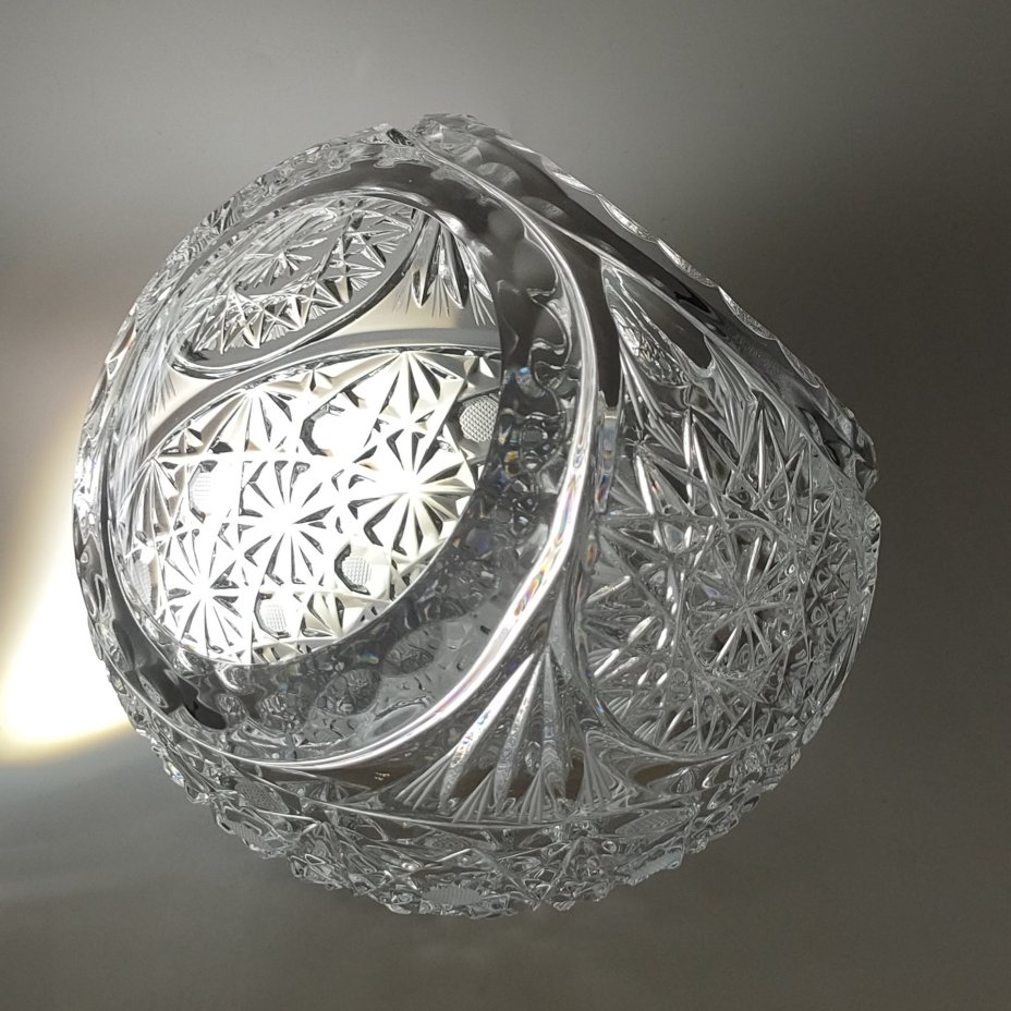 Ваза для конфет в форме корзинки, хрусталь, алмазная грань, Дятьковский хрустальный завод, Россия, 1980-2000 гг.