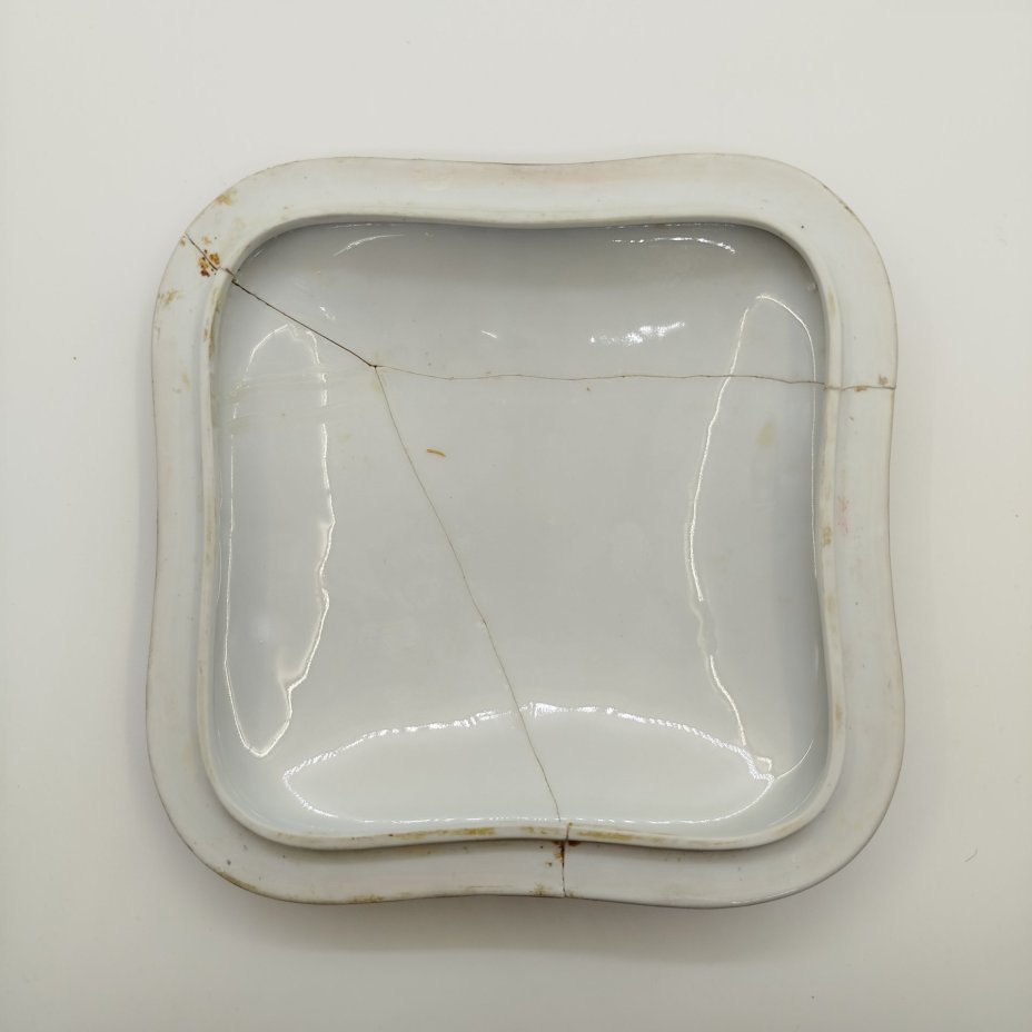 Шкатулка квадратной формы с цветочным декором, фарфор, деколь, крытье, золочение, Martinroda Friedrich Eger & Co. (PM), ГДР, 1950-1980 гг.