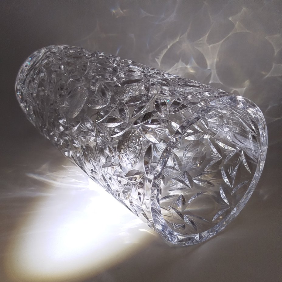 Ваза для цветов "Лето" с рельефным растительным декором