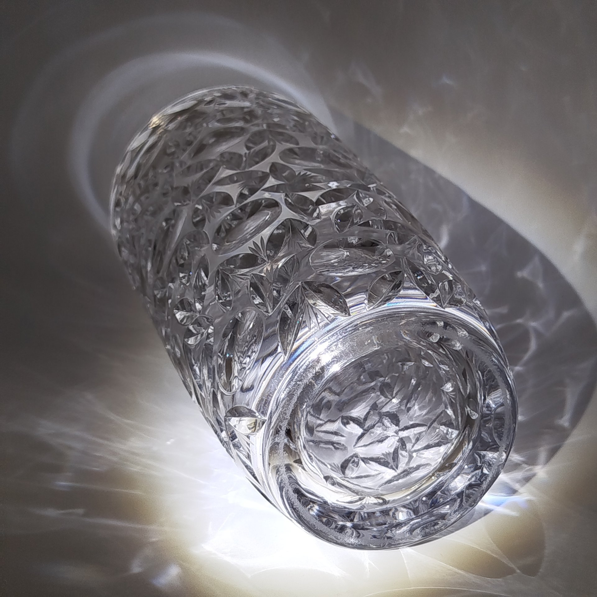 Ваза для цветов "Лето" с рельефным растительным декором