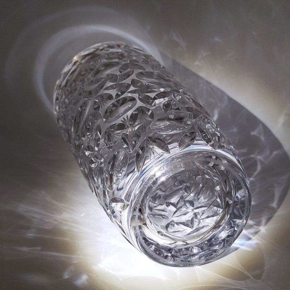 Ваза для цветов "Лето" с рельефным растительным декором