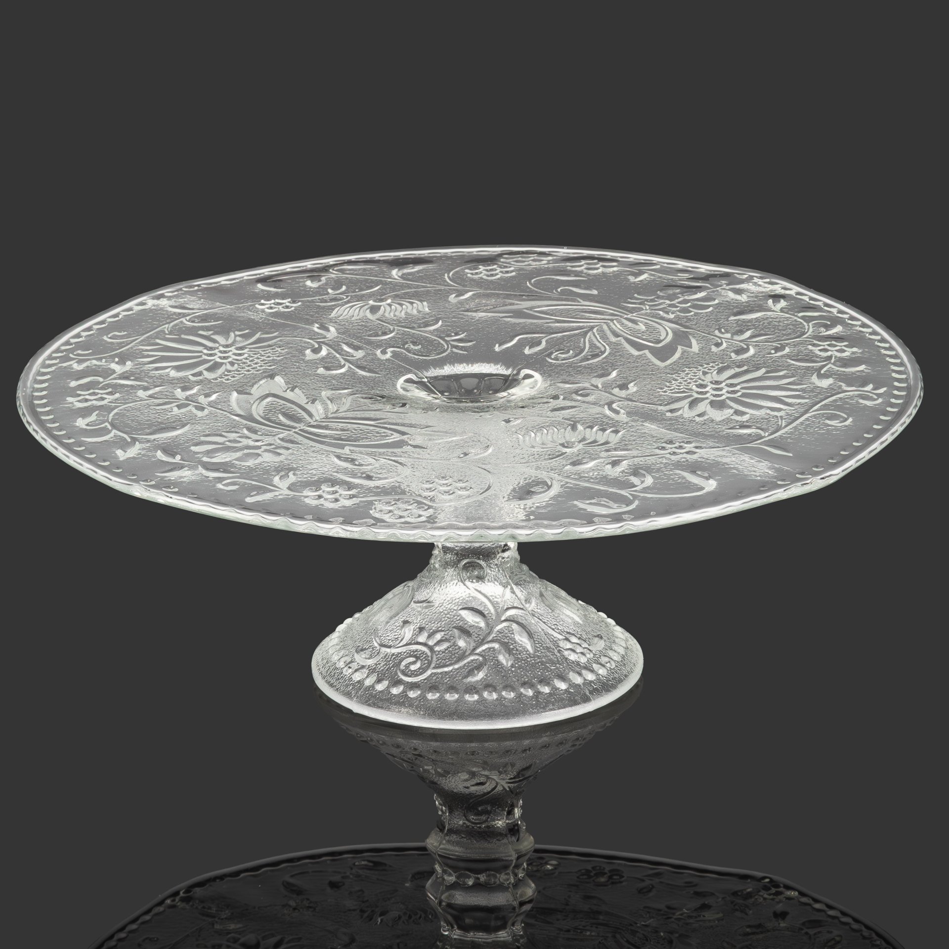 Ваза для сервировки (тортница) на ножке, украшенная растительным декором