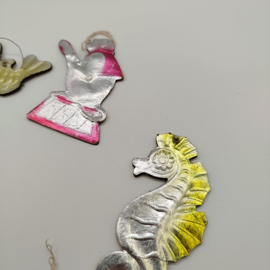 Набор из шести ёлочных игрушек различных форм