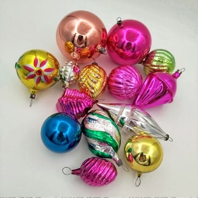 Набор из 14  елочных игрушек разных форм и расцветок, стекло, стекло, роспись, металл, СССР, 1950-1970 гг.