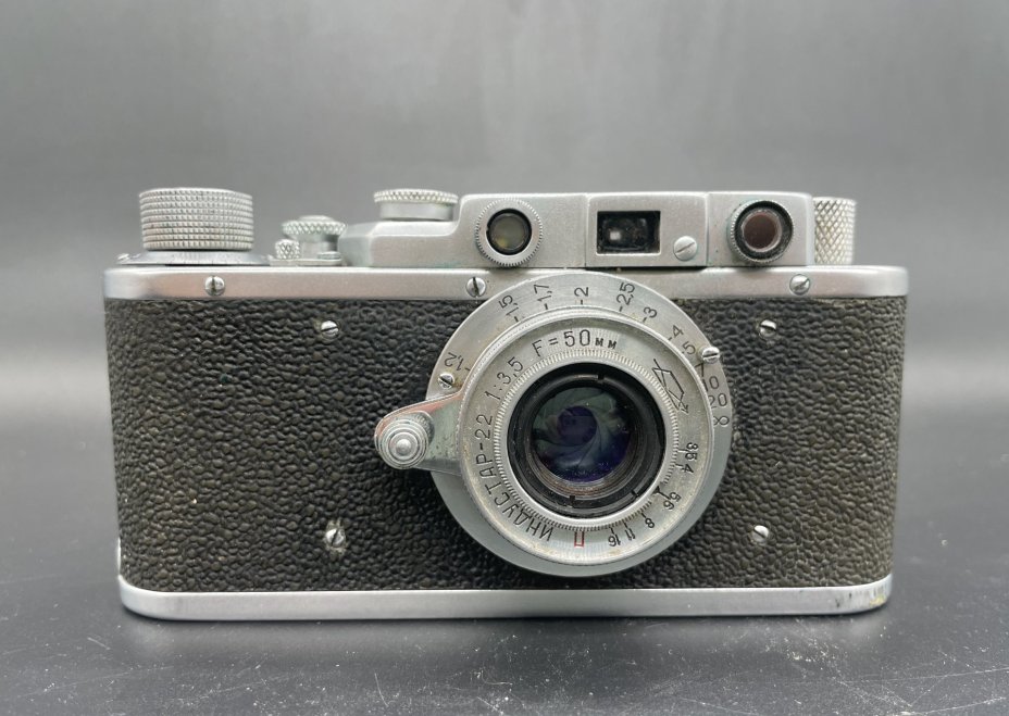 Фотоаппарат "Зоркий" с объективом "Индустар-22" в оригинальном кофре и коробке, Красногорский механический завод (КМЗ)