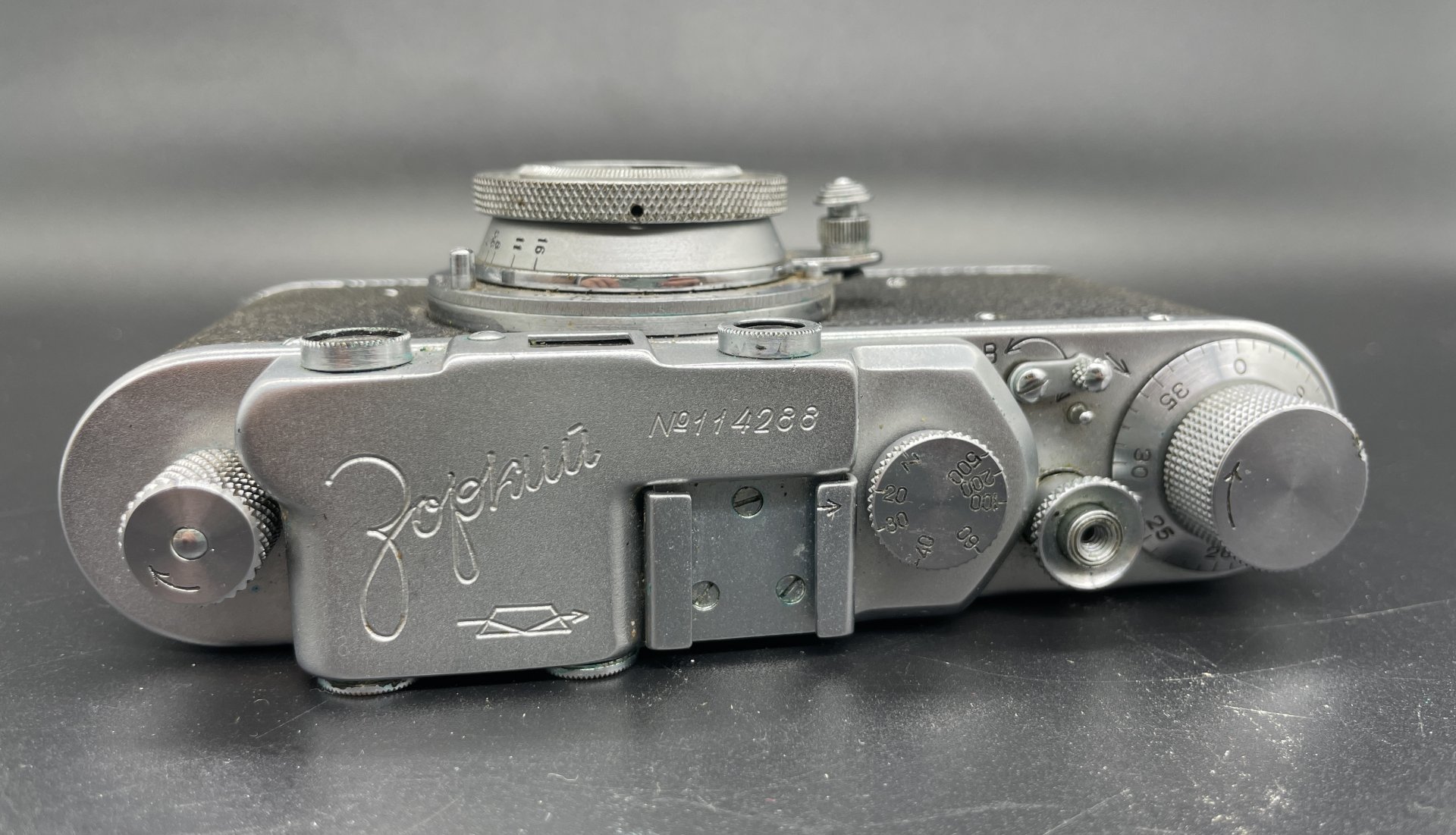Фотоаппарат "Зоркий" с объективом "Индустар-22" в оригинальном кофре и коробке, Красногорский механический завод (КМЗ)