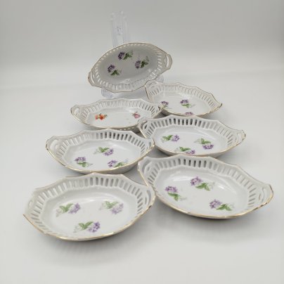 Набор из семи розеток с прорезным бортом и цветочным декором (в подборе), фарфор, деколь, золочение, Германия, 1950-1970 гг.