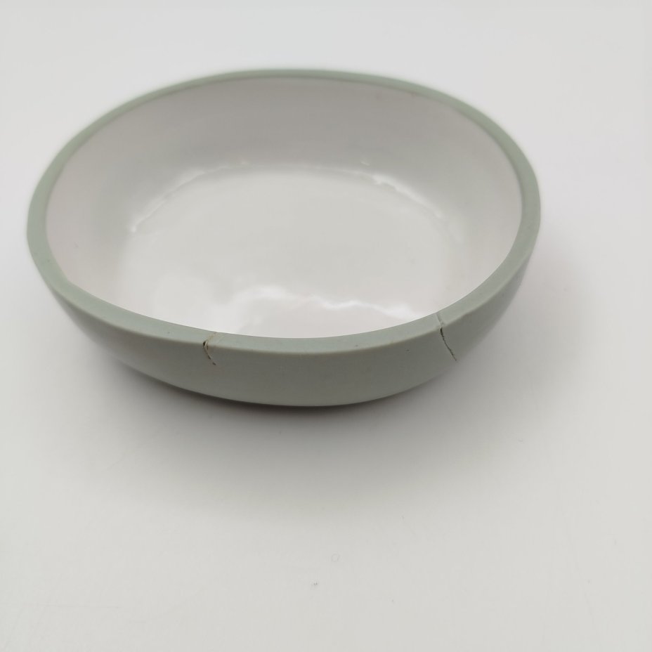 Шкатулка "Лилии", фарфор, крытье, Дмитровский фарфоровый завод (ДФЗ Вербилки), СССР, 1946-1950 гг.