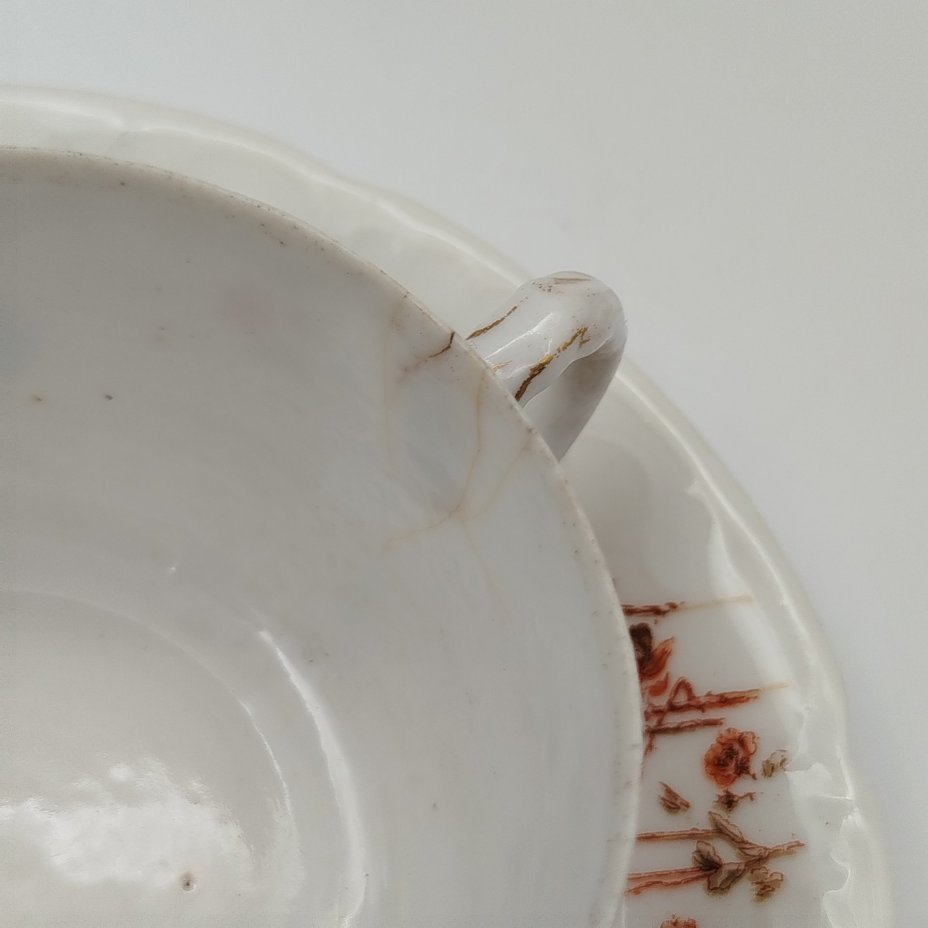 Пара кофейная с декором в виде цветов и бабочек, фарфор, деколь, золочение, Фарфоровый завод братьев Корниловых, Российская империя, 1884-1917 гг.