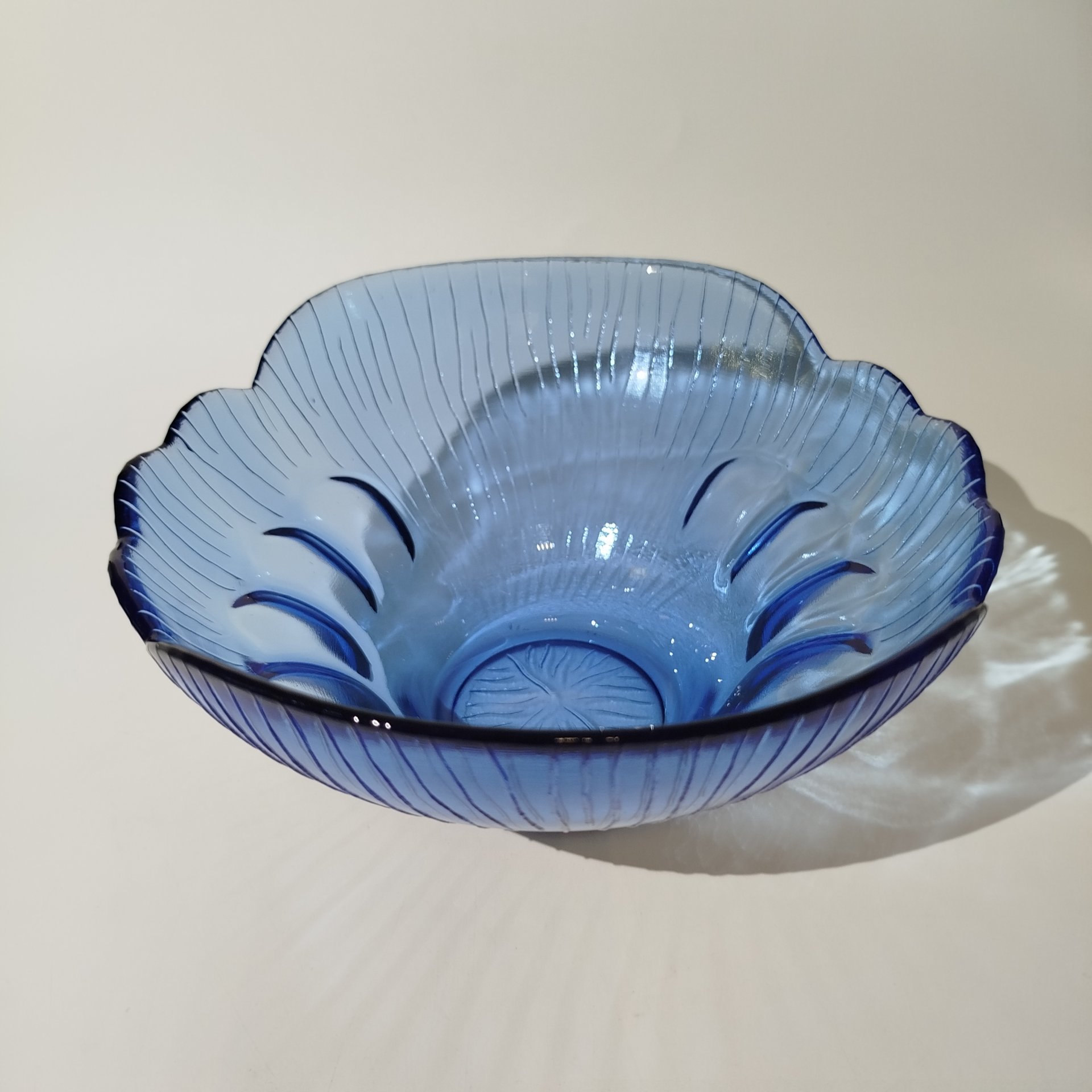 Салатник синего цвета, стекло, СССР, 1970-1990 гг.