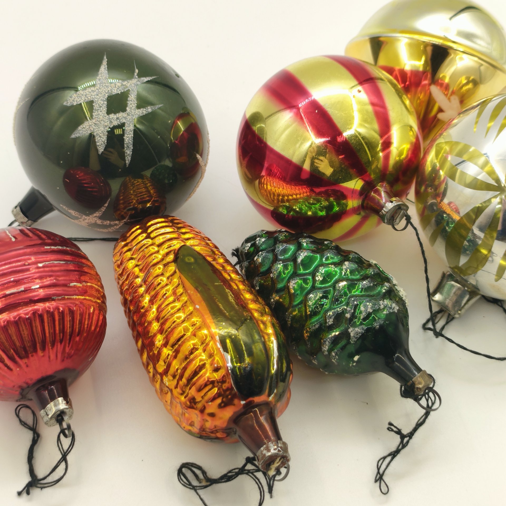 Набор ёлочных игрушек различных форм и расцветок (7 шт.), стекло, краска, металл, СССР, 1960-1990 гг.