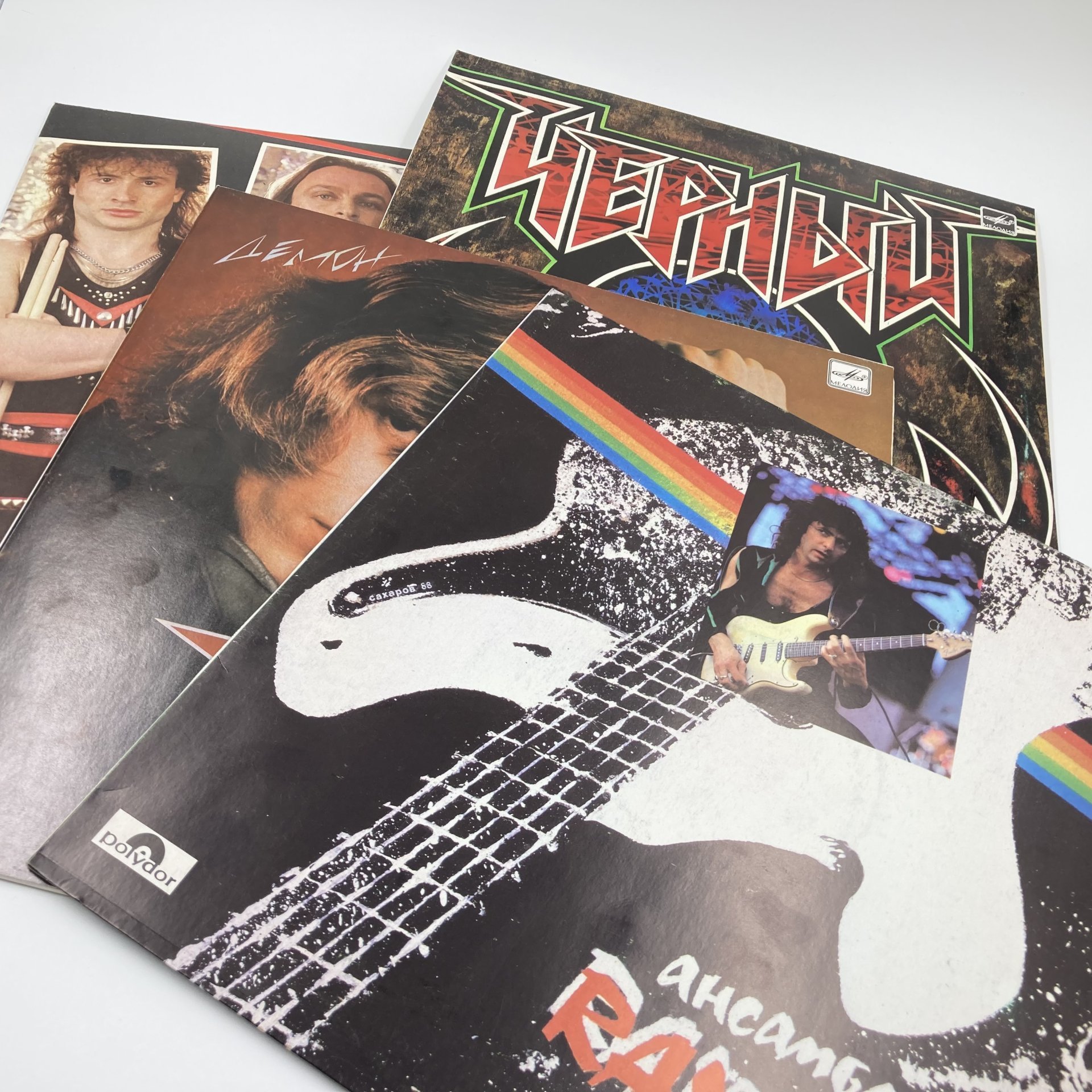 Набор из 4-х пластинок "Ансамбль Rainbow", "Черный кофе. Переступи порог", "Демон. Август", "Рок-группа "Круиз-1"", 4LP (Long play), EX (excellent), композитный материал, люстр, деколь, золочение, Апрелевский завод грампластинок, СССР, 1982-1987 гг., Апрелевский завод грампластинок