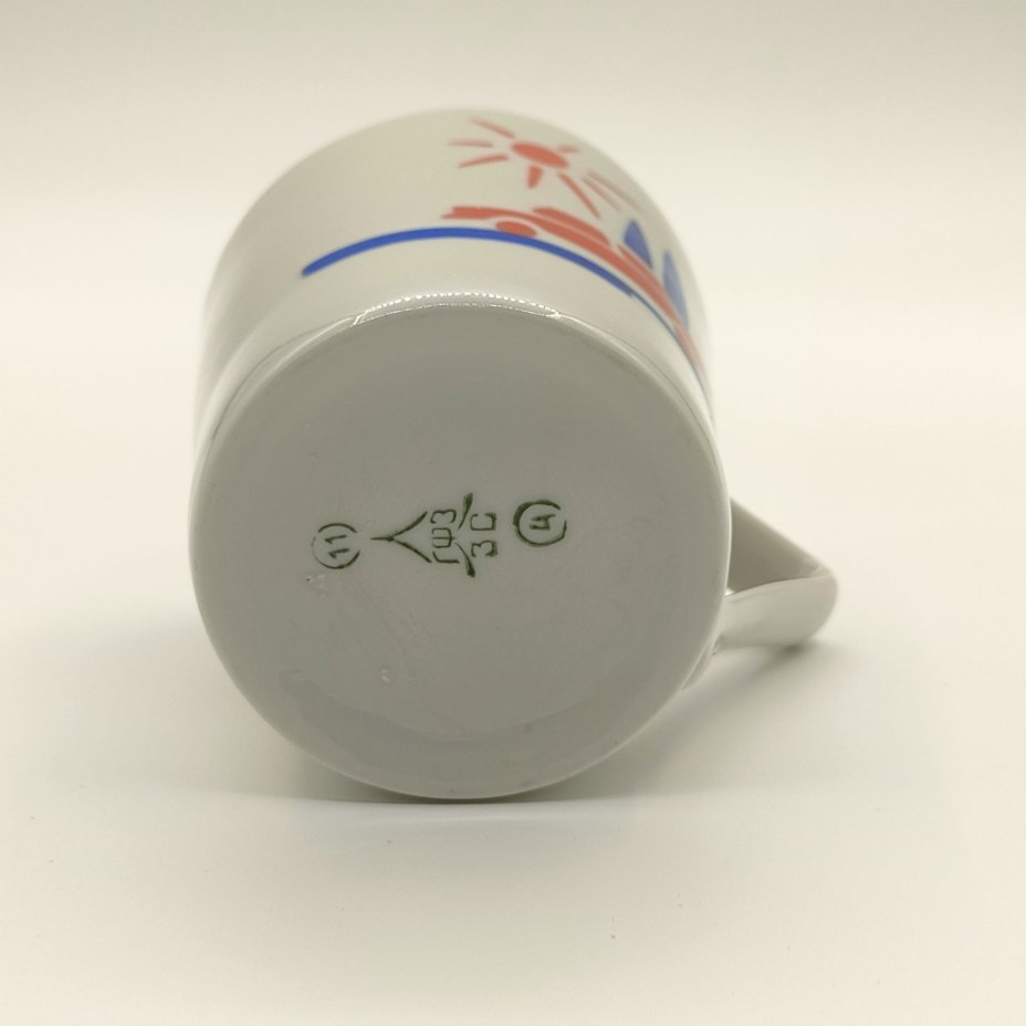 Бокал чайный/чашка с изображением автомобилей, фарфор, аэрография, Городницкий фарфоровый завод, СССР, 1962-1972 гг.