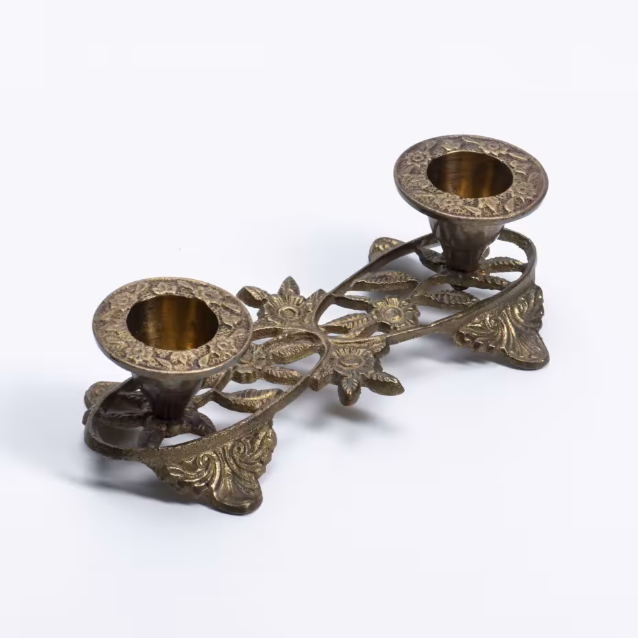 Подсвечник на 2 свечи с цветочным декором, бронза, Китай, 1970-1990 гг.