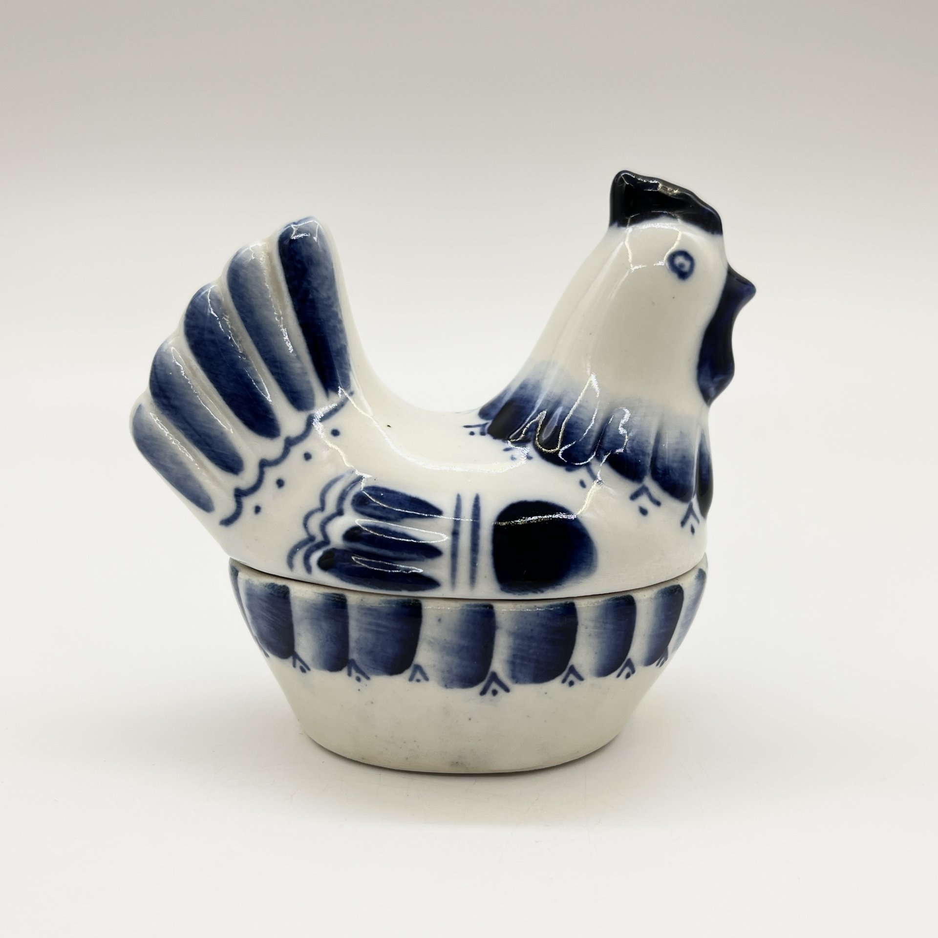 Солонка "Курочка", фарфор, роспись, Объединение «Гжель», СССР, 1972-1985 гг., Объединение «Гжель»
