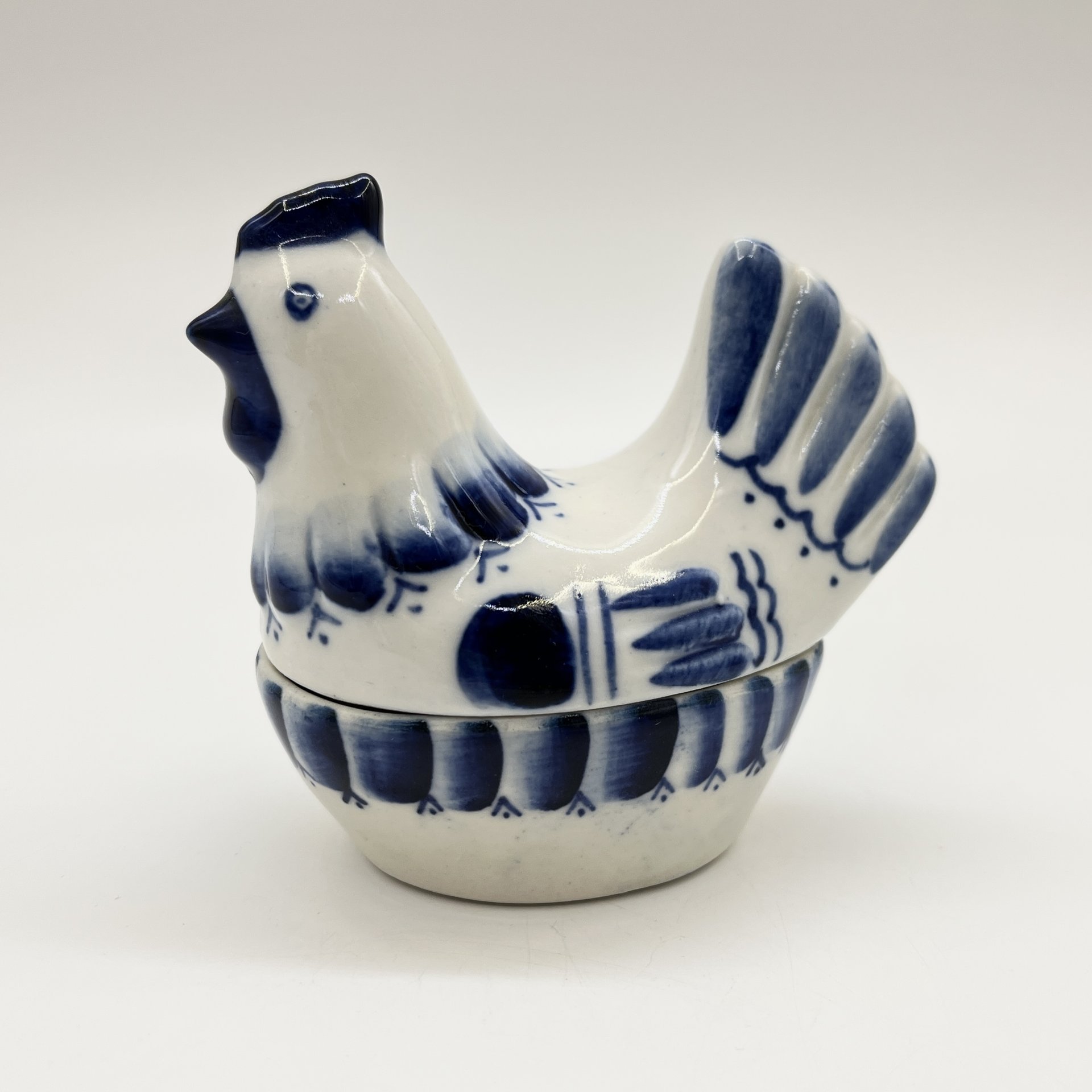 Солонка "Курочка", фарфор, роспись, Объединение «Гжель», СССР, 1972-1985 гг., Объединение «Гжель»