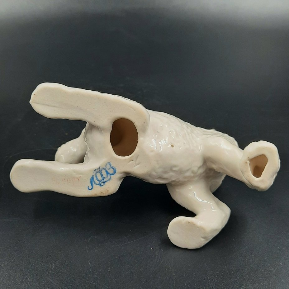 Статуэтка "Играющий фокстерьер", фарфор, роспись, Ленинградский фарфоровый завод (ЛФЗ), СССР, 1960-1970 гг.