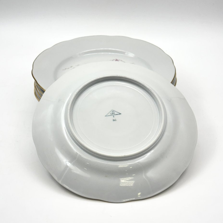 Набор из шести десертных тарелок в стиле шинуазри с декором в виде пагоды, фарфор, деколь, золочение, Könitz Porzellan, ГДР, 1954-1962 гг.