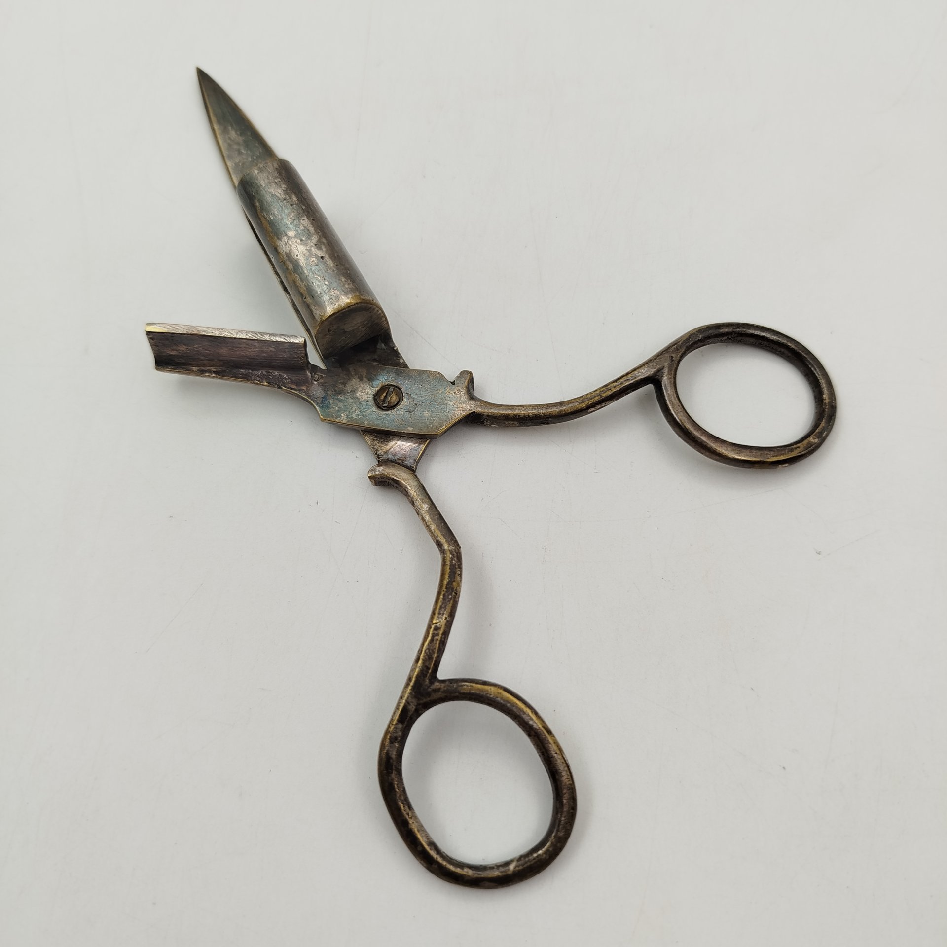 Щипцы для снятия нагара со свечи, латунь, Западная Европа, 1890-1920 гг.
