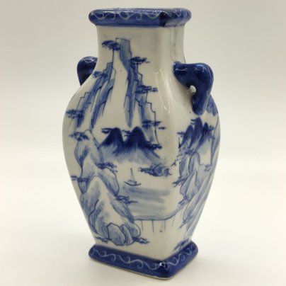 Ваза с пейзажным декором, фарфор, роспись, Китай, 1980-2000 гг.