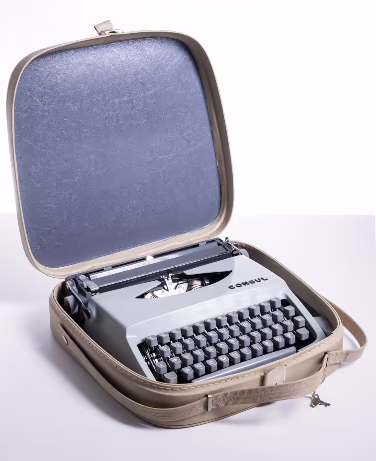 Печатная машинка "Consul" в родном кофре, металл, Чехословакия, 1953-1980 гг.