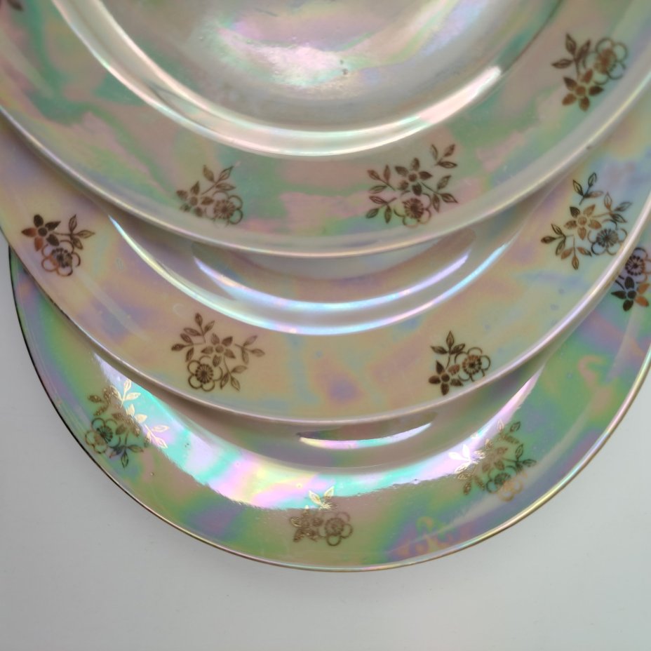 Набор из 5-ти тарелок, украшенных цветочным декором, фарфор, люстр, деколь, золочение, Kahla, ГДР, 1968-1987 гг.