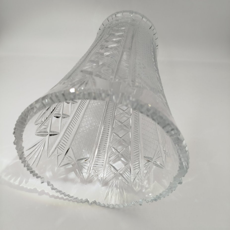 Ваза расширяющейся кверху цилиндрической формы с геометрическим декором (большая)