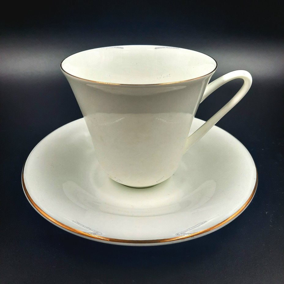 Пара чайная "Сад" с золотистой каймой, фарфор, золочение, Императорский фарфоровый завод (ИФЗ), СССР, 2006-2023 гг.