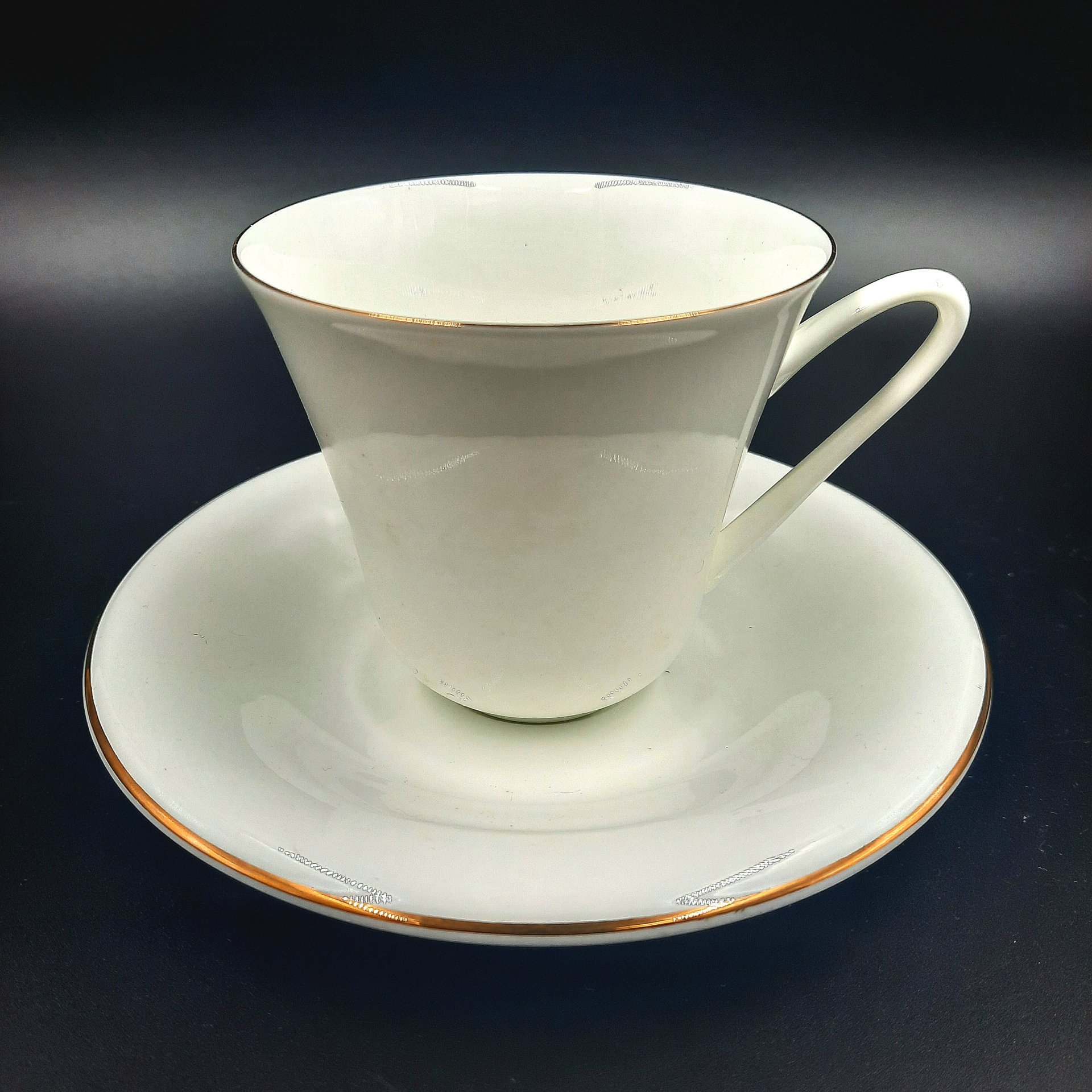 Пара чайная "Сад" с золотистой каймой, Императорский фарфоровый завод (ИФЗ)